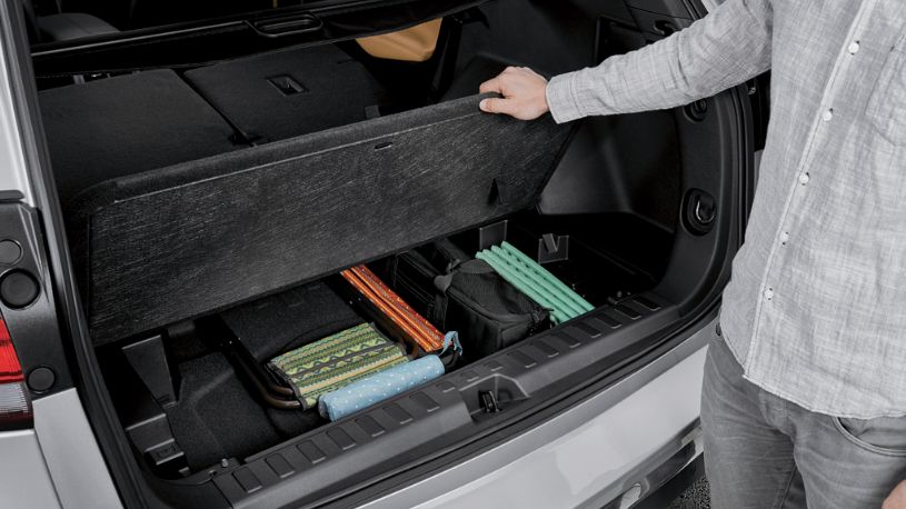 2022 Chevrolet Equinox Photography: Luggage Floor Under Storage